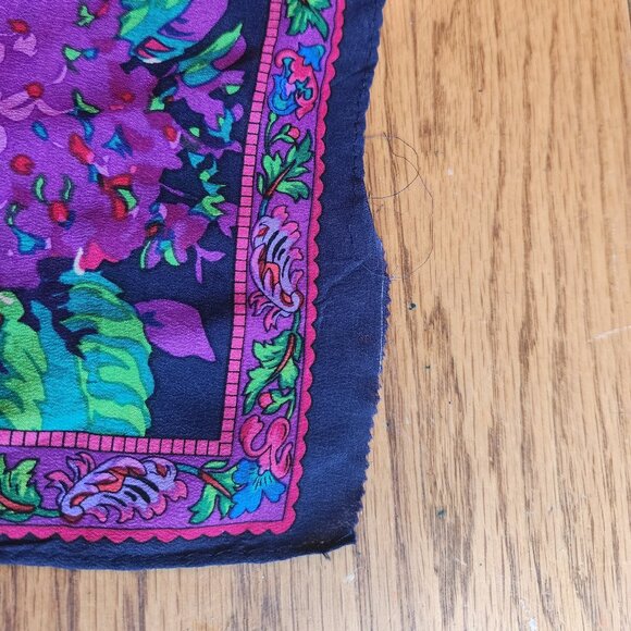 2/$20 SALE! Liz Claiborne Silk Scarf - Picture 9 of 9